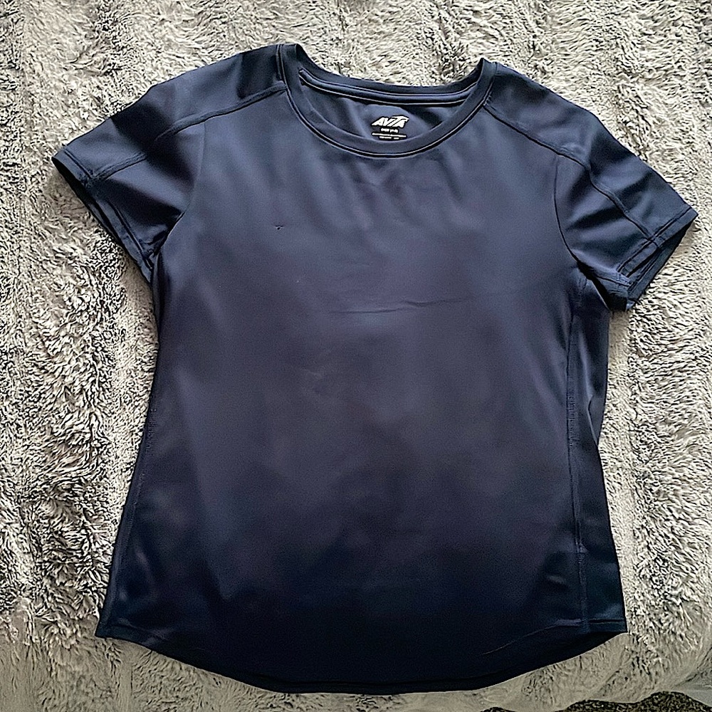 Small Avía navy blue t shirt